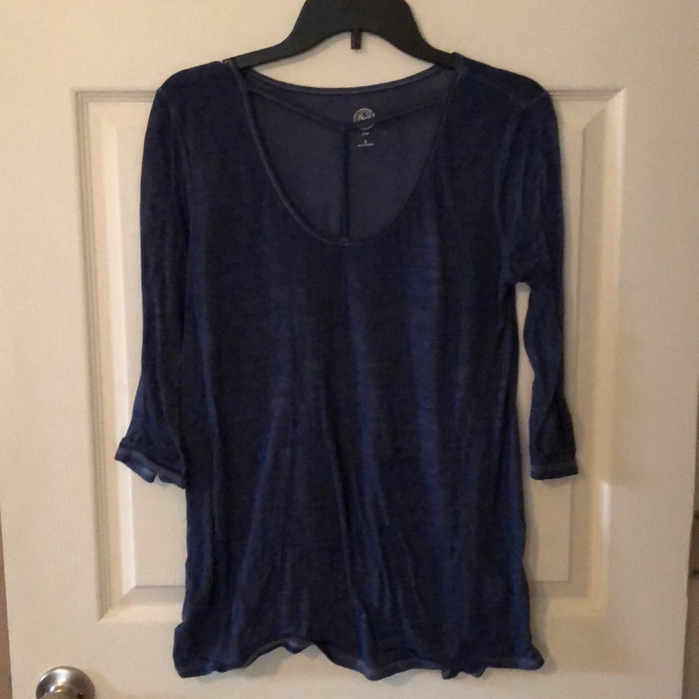 Long sleeve tee
